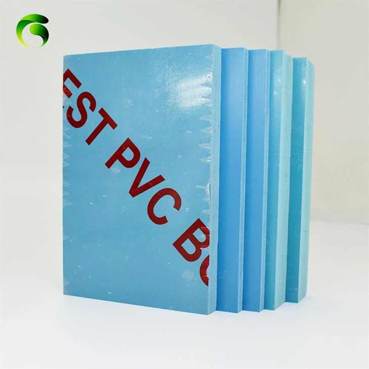 Steypu ramma úr PVC efni